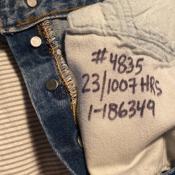 RE/DONE Levi’s Denim Cutoffs - Picture 5 of 5